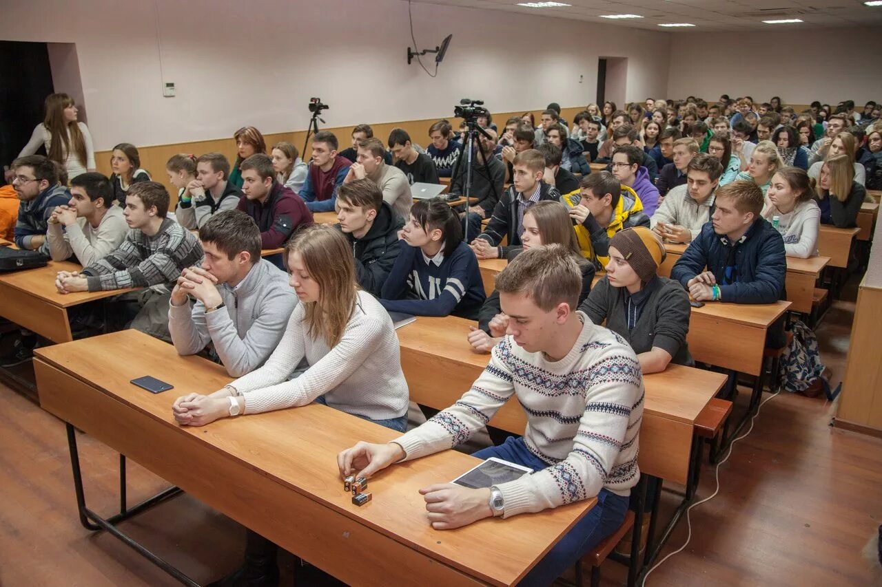 Мфти студенты. Студент технического вуза. Ученики колледжа. Московский институт связи. Архитектор институт.