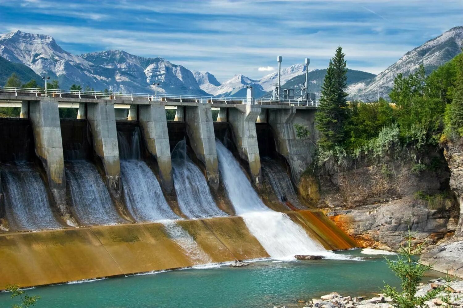 Энергия воды. Зарчоб ГЭС. Плотина гидроэлектростанции. Тери ГЭС. Гидроэнергия гидроэлектростанция.
