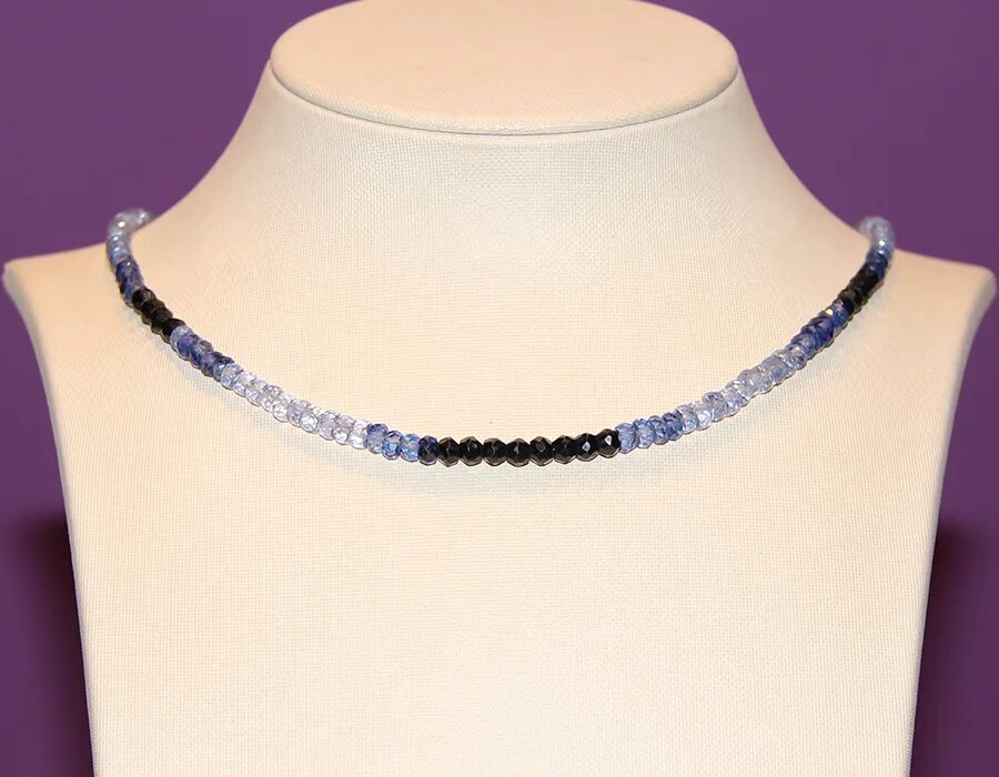 Ожерелье из сапфиров. Сапфир бусы. Сапфировые бусы. Бусы сапфир 1,5 мм. Бусы из сапфира.
