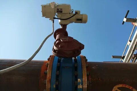 Какие задвижки на тепловых сетях оборудуются электроприводом