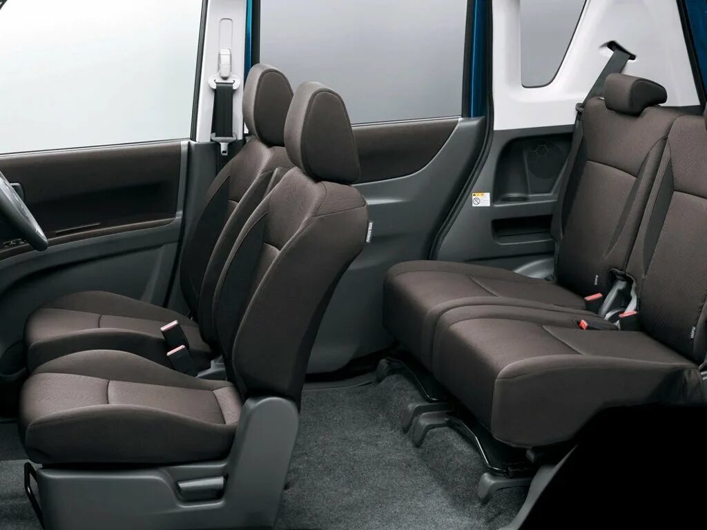 Митсубиси Delica d2. Mitsubishi Delica d:2, 2014. Mitsubishi Delica d:2 2012. Делика д2 салон. Delica d2