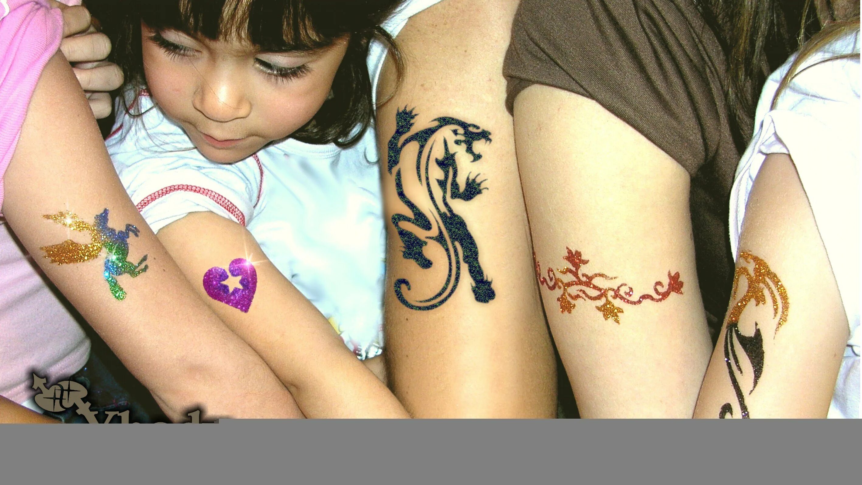 детские татушки для девочек. татухи надписи. детские тату. рисунки для тату для детей. тату лил пипа cry baby.
