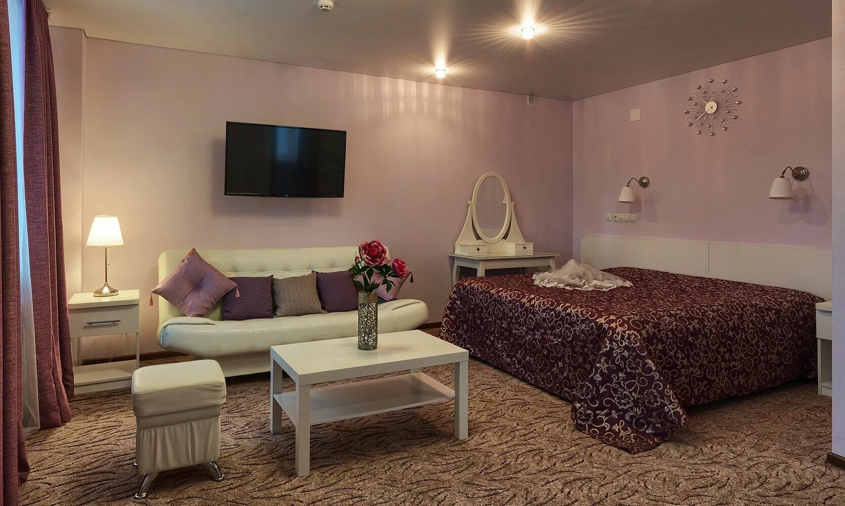 отель два крыла dva kryla inn. ярославль отель 2 звезды. ломоносова 31 ярославль. номер отеля на 2. отель два крыла.