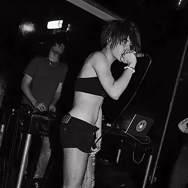 You love her группа. You love her 2007. You love her cause she s dead логотип группы. Boys x girls you love her. Страстная любовь.
