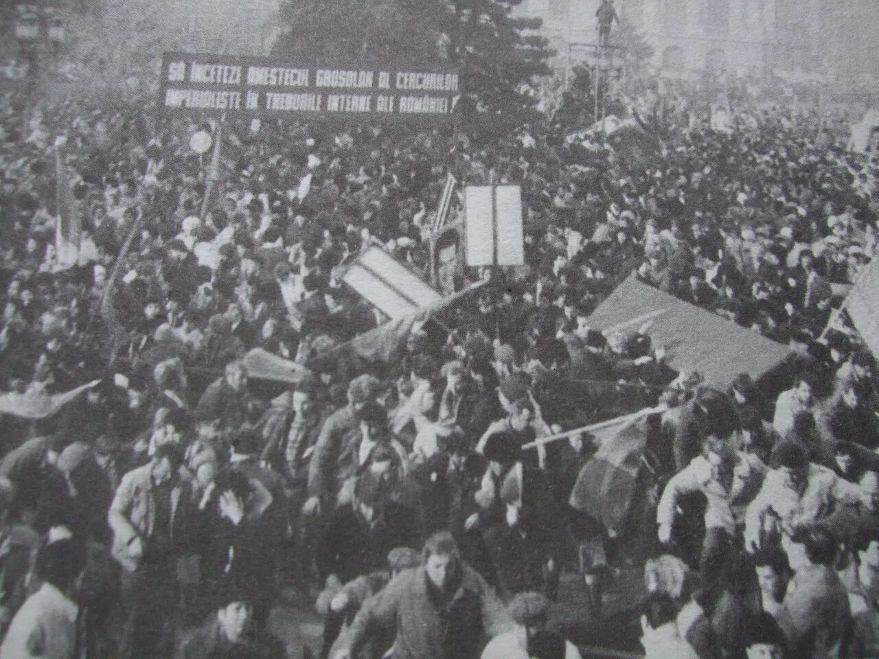 Революция в болгарии 1989. Бархатная революция в болгарии. Революция в болгарии 1989. Бархатная революция в болгарии 1989. Протесты в болгарии 1989.