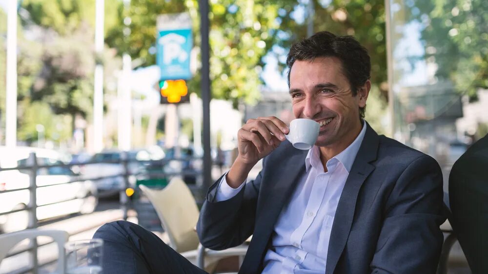 Итальянские бизнесмены. Итальянские бизнесмены. Итальянский стиль ведения переговоров. Деловой этикет в италии. Переговоры в ресторане.