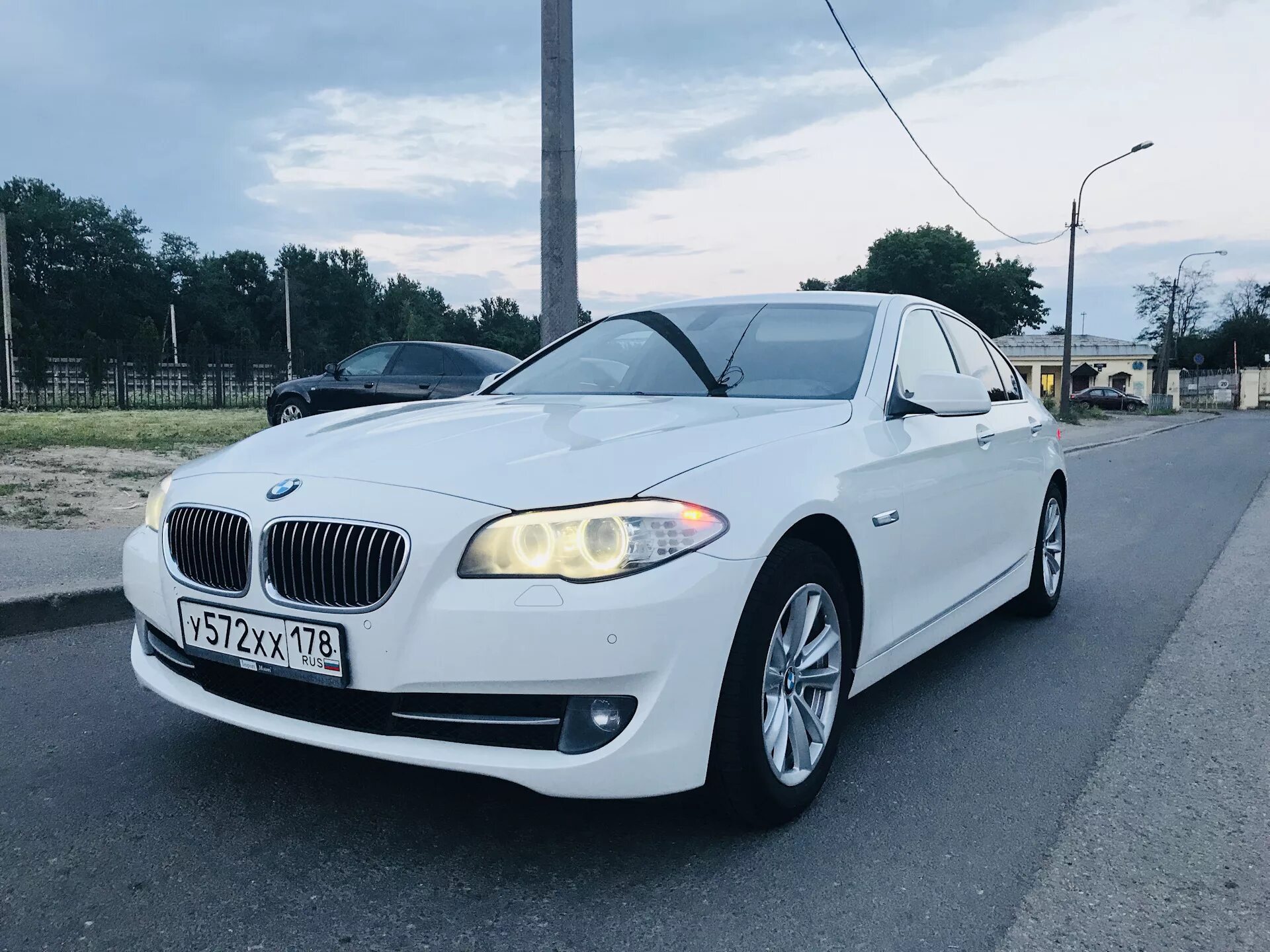 Бмв седан 2010. Bmw 5 series. Бемве 5 седан. Bmw 5 i535 f10. Bmw 5 series 2009.