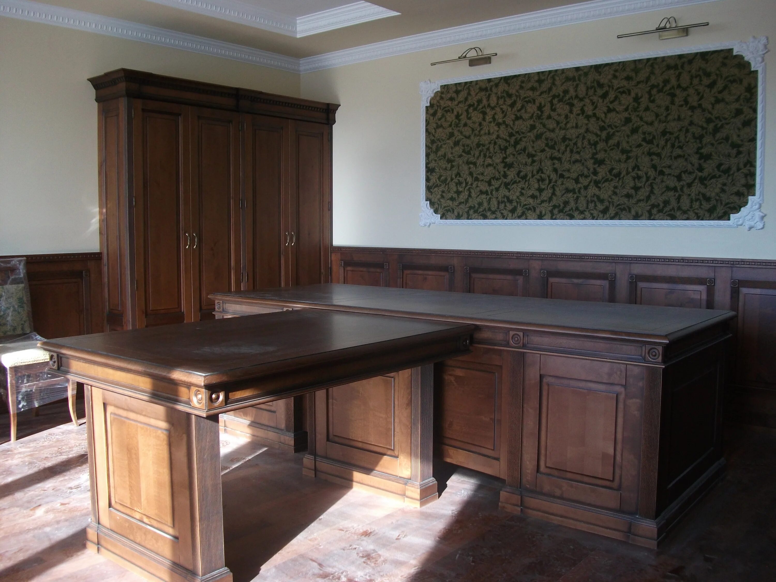 Мебель из брашированной древесины. Двери щитовые деревянные межэтажные. Столярки барнаул. Мебель из дерева барнаул. Белая лестница из сосны.