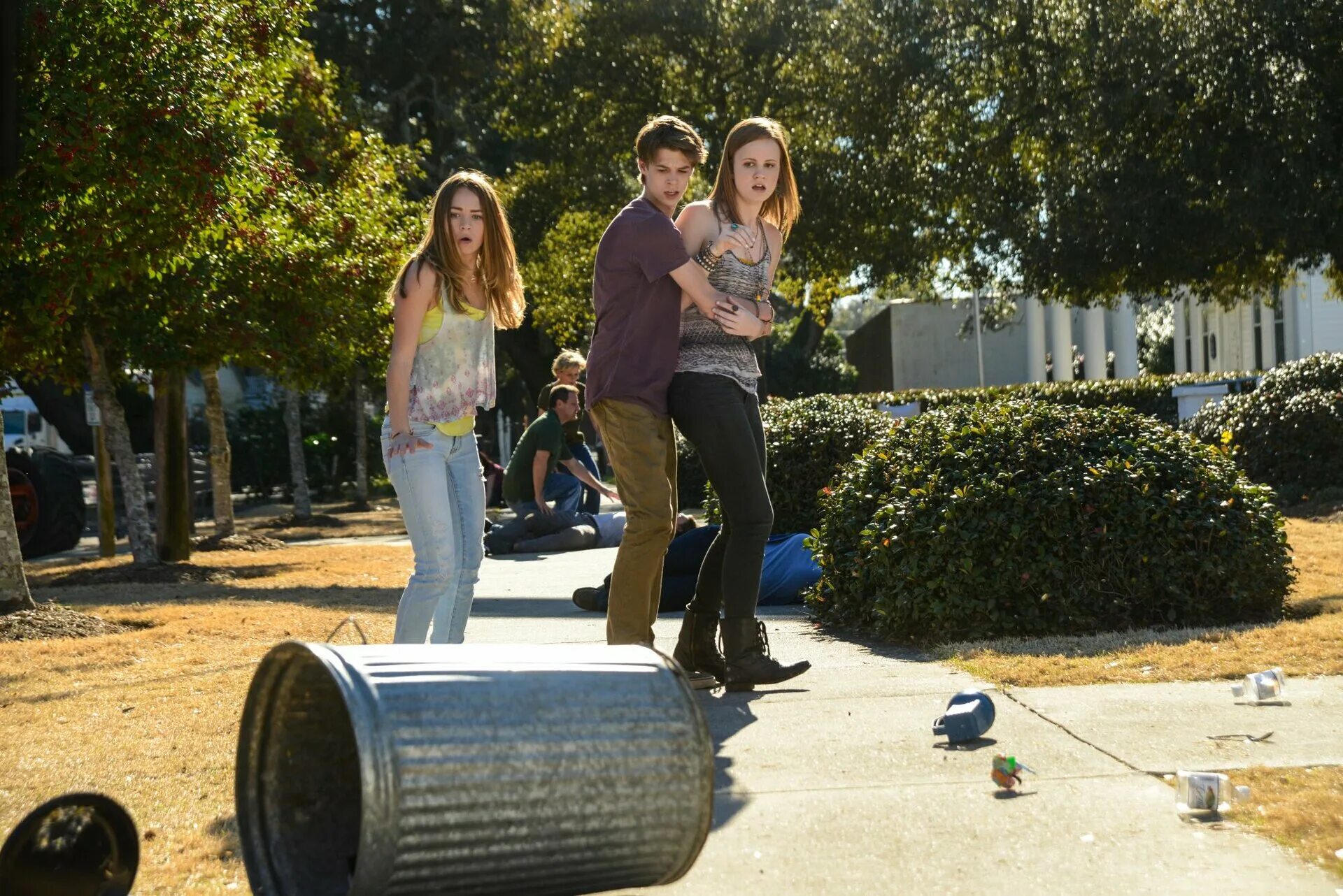 Under the dome энджи. ребекка под куполом. под куполом 3 сезон. Under the dome фильм. стивен кинг в сериале под куполом.