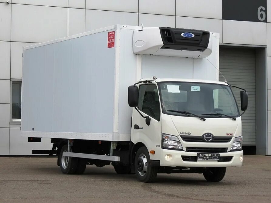 Авто ру рефрижераторы. Hino 300 рефрижератор. Hino 300 рефрижератор 2020. Hino 300 изотермический фургон. Hino 500 рефрижератор 2022.