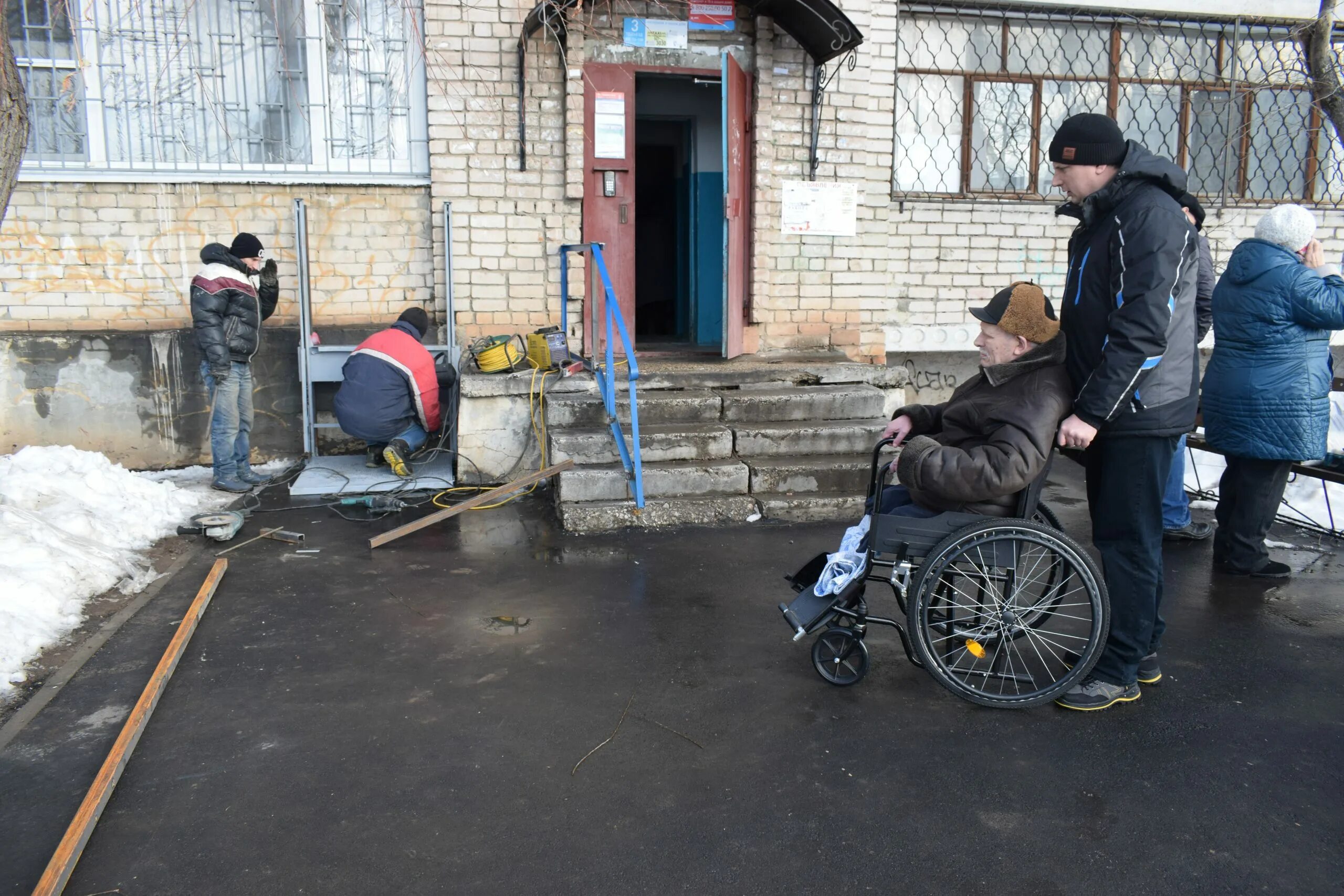 Группа инвалидов саратова. Инвалид 1 группы. Балаковский дом инвалидов. Пандусы в городе Балаково. Первый инвалидный дом в России.