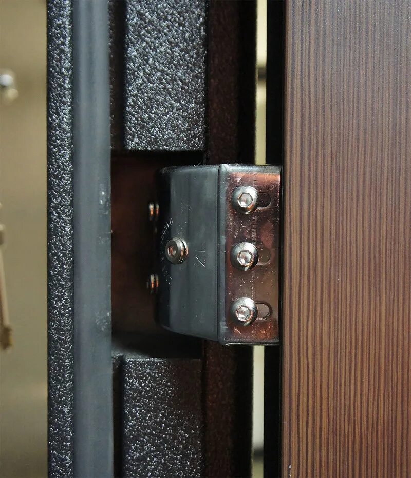 Петля IBFM 754 скрытая для металлических дверей с регулировкой. Скрытые регулируемые петли для металлических дверей 754. Скрытые петли для металлических дверей IBFM. Регулировка петель китайской стальной двери. Ремонт входной железной двери