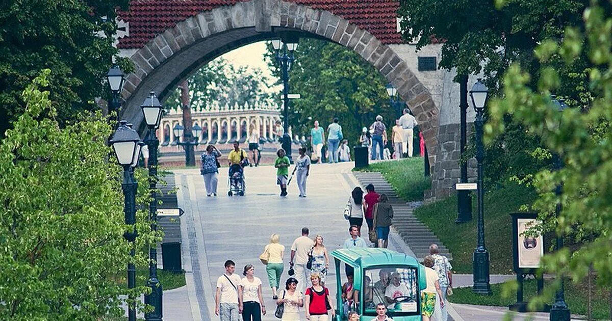 Коломенская царицыно. Парк отдыха Царицыно. Царицыно парк май 2022 Москва. Парк Царицыно в Москве летом 2023. Парк Царицыно глубь парка.