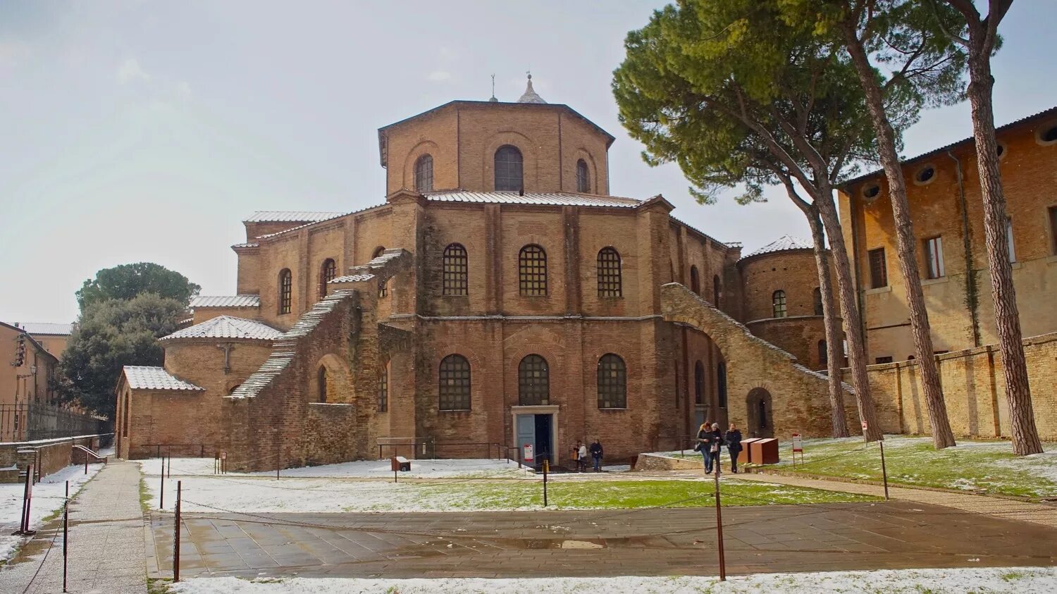 базилика сан-витале в равенне. базилика сан-витале, равенна, италия. базилика сан-витале в равенне. храм сан витале в равенне. базилика сан-витале, равенна, италия.