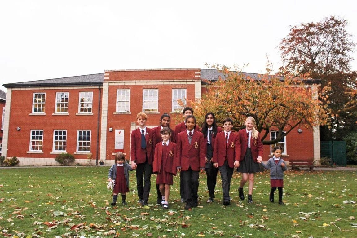 The other club. Grammar School в Великобритании. Грамматические школы в Англии. Грамматическая школа Британия. Школах в great Britain.