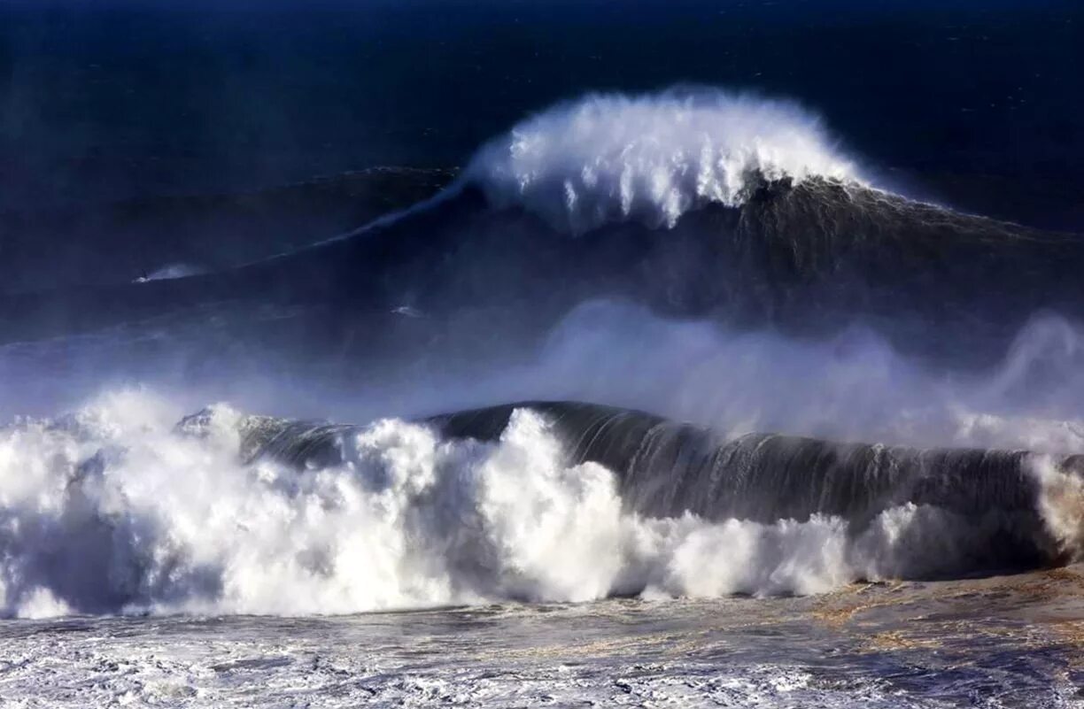 Natural disasters tsunami. Волна 40 метров ЦУНАМИ Япония. 2012 ЦУНАМИ. ЦУНАМИ мегацунами. Тихий океан Торнадо ЦУНАМИ.