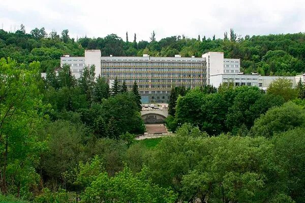 Родник кисловодск отзывы. Санаторий Родник Кисловодск. Пансионат Родник Кисловодск. ЗАО санаторий Родник Кисловодск. Родник Кисловодск Родник.