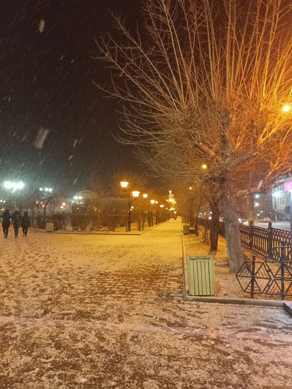 Снегопад. Снег фото. Снегопад вечером. Снегопад Дальний Восток. Сегодня снег вечером будет