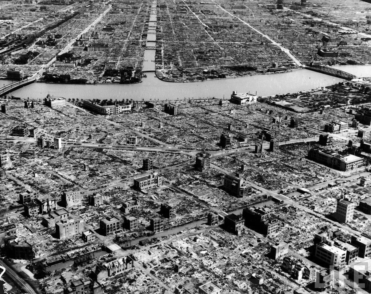Япония 1945 Хиросима и Нагасаки.
