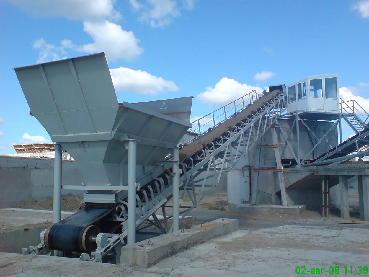 перегружной секционный ленточный конвейер. конвейер стакер поворотный. конвейер для щебня. транспортер щебня. ленточный конвейер для угля.