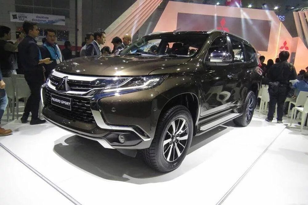 Mitsubishi pajero 2016. Mitsubishi Pajero Sport 2016. Mitsubishi Pajero Sport 2017. Паджеро спорт 2016. Mitsubishi Pajero Sport 2016 черный.