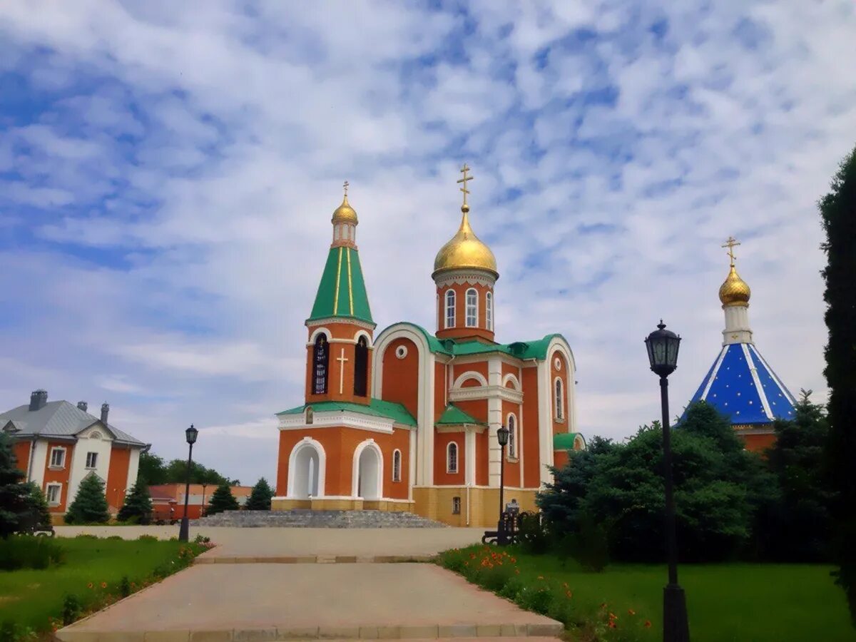 Погода красный яр астраханская область. Христорождественский женский монастырь красный Яр. Храм в Красном Яру Астраханской области. Астрахань село красный Яр. Храм Рождества Христова красный Яр.