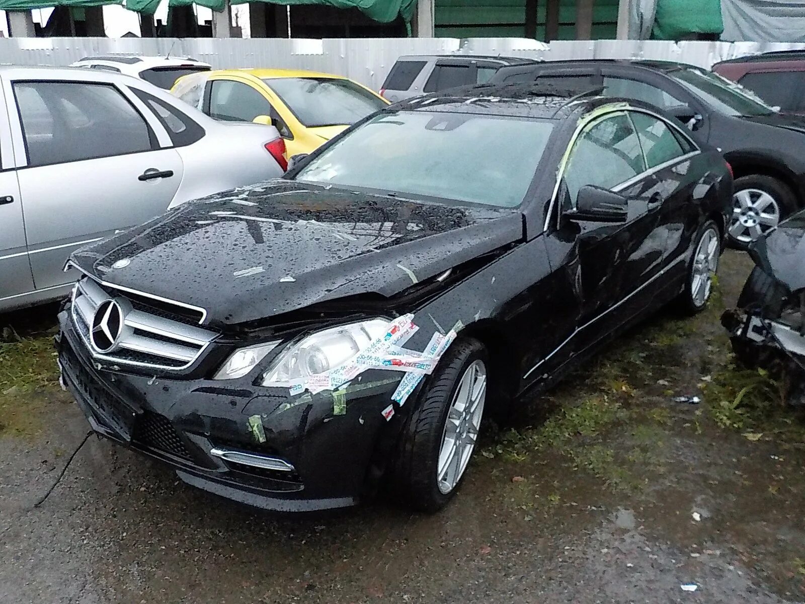 Лада гранта 2012 покраска кузова. Продать битый авто кэшбэк авто 78129429677. Тойота королла 2010 года битая. Форд экспедишн дтп. Мерседес 222 чёрный битый.