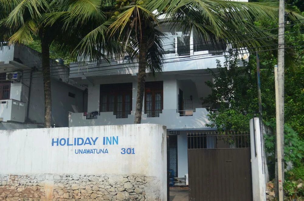 Holiday Inn Unawatuna 3 Шри-Ланка Унаватуна. Holiday Inn Unawatuna Унаватуна. Hotel j Unawatuna 3*. Birdhouse Unawatuna 2* (Унаватуна). Hotel j unawatuna