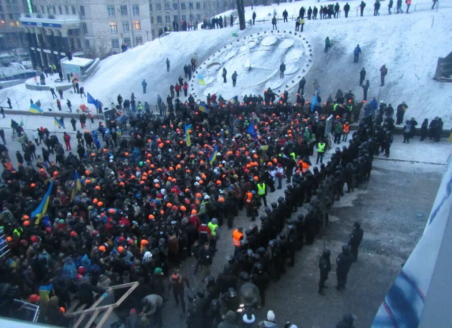 27 ноября 2013. Майдан 2013. 11 Декабря 2013 площадь независимости. Сур Майдан зимой.