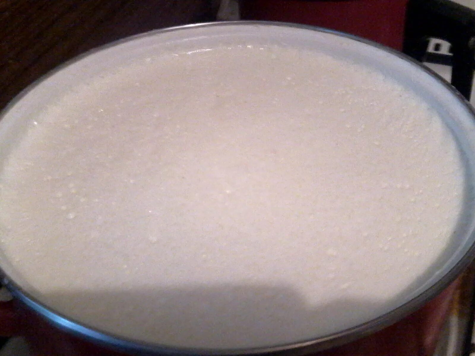 Прокисший творог. Кислое молоко. Драники на прокисшем молоке. Кислое молоко. Простокваша крем.