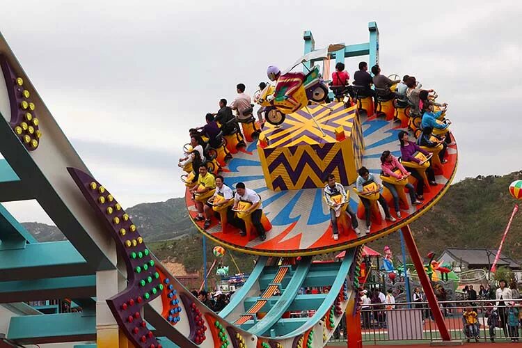 аттракцион гоблин корн летающая тарелка. аттракцион летающие качели. летающая тарелка аттракцион. летающая тарелка аттракцион. летающая тарелка аттракцион.