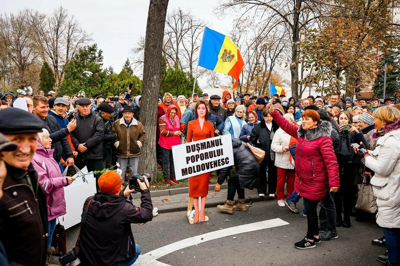 Однажды вечером партия молдаван. Митинг партии Шор. Партия Шор Молдова. Мирный митинг. Молдова митинг 2022.