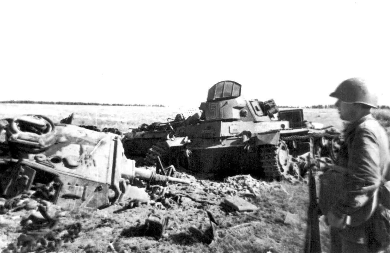Танковые потери во второй мировой. Буйничское поле подбитые немецкие танки. Подбитые немецкие танки 1941 год. Оборона Могилёва в 1941.