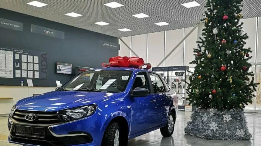 Купить авто в мичурински. Люкс авто Мичуринск. Автосалон Lux. Автомобили Люкс. SWM автомобиль Мичуринск.