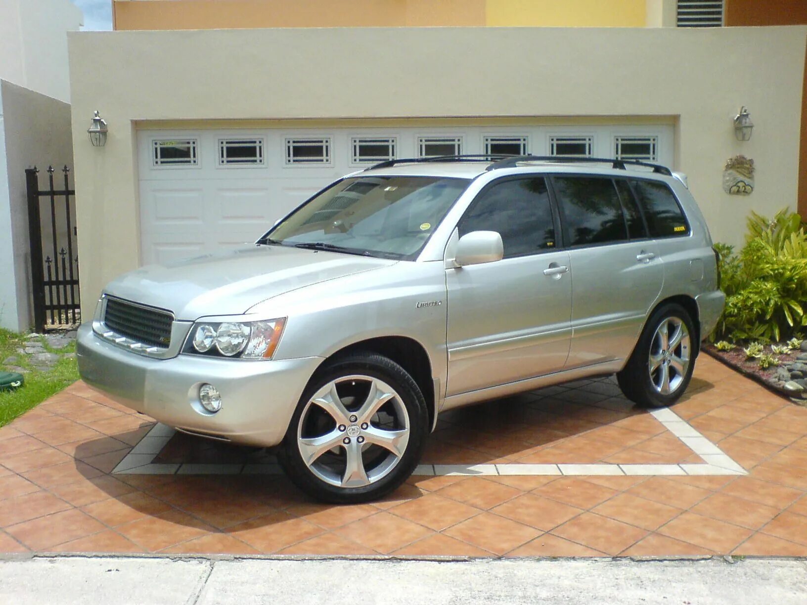 Highlander 1 поколение. Toyota Highlander 2002. Тойота хайлендер 2005. Тойота хайлендер 1. Toyota Highlander 2001.