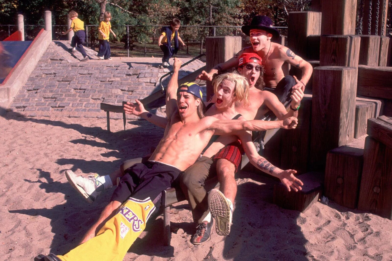 Клипы hot chili peppers. RHCP 1989. Джон Фрушанте ред хот Чили. Red hot Chili Peppers гитарист Джон Фрушанте. Red hot Chili Peppers 1990.