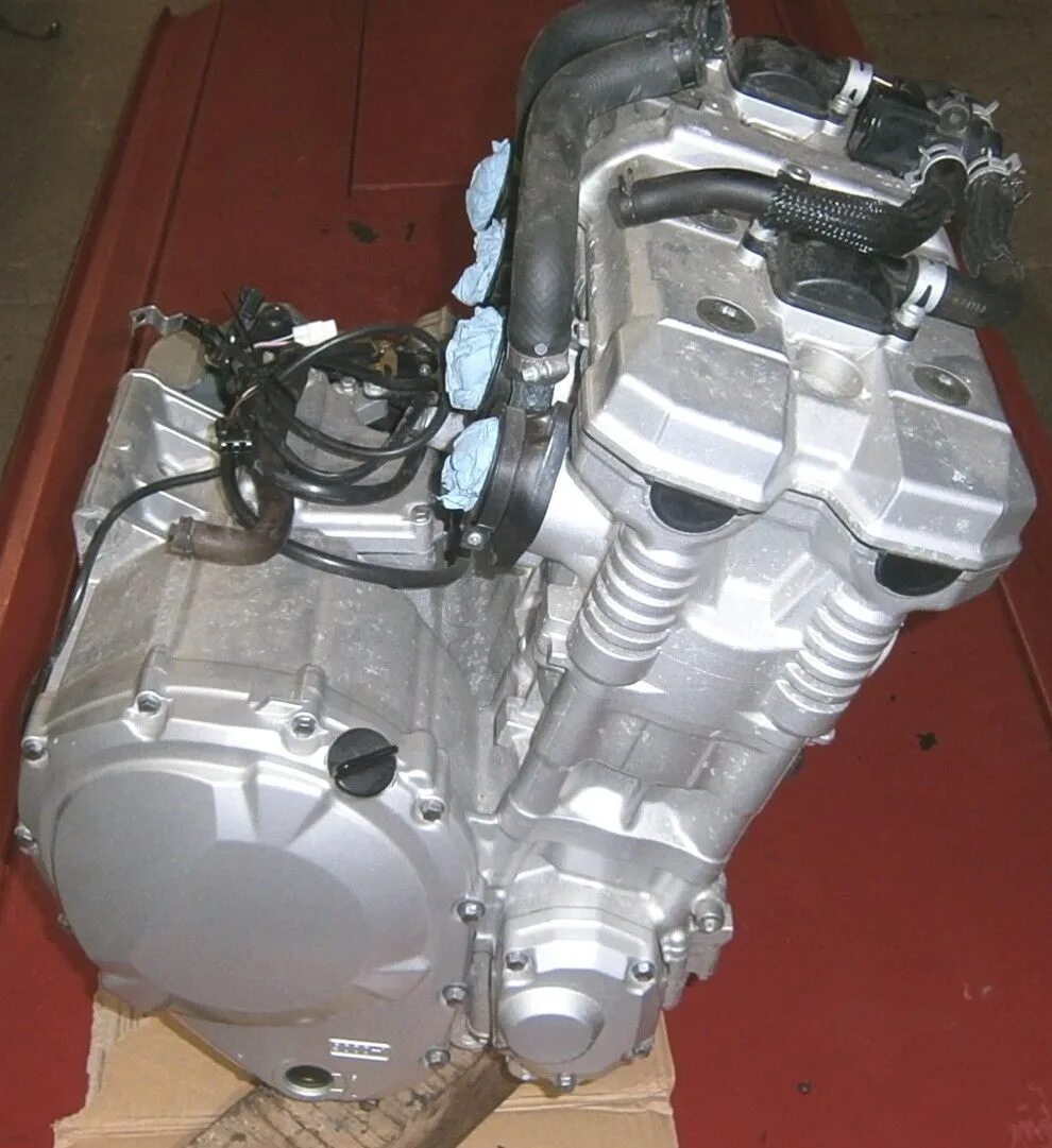 Двигатель бандит. Двигатель Suzuki Bandit 1250. Сузуки бандит двигателя 650. Двигатель Сузуки бандит 250. Мотор Сузуки бандит 1250.