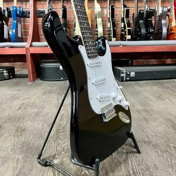 Электрогитара Fender Squier mm Stratocaster hard Tail Black. Fender mm Stratocaster hard Tail Black. Электрогитара Fender Squier Stratocaster HSS Hardtail le Black Hardware Black Metallic. Fender Squier mm Stratocaster hard Tail накладки.