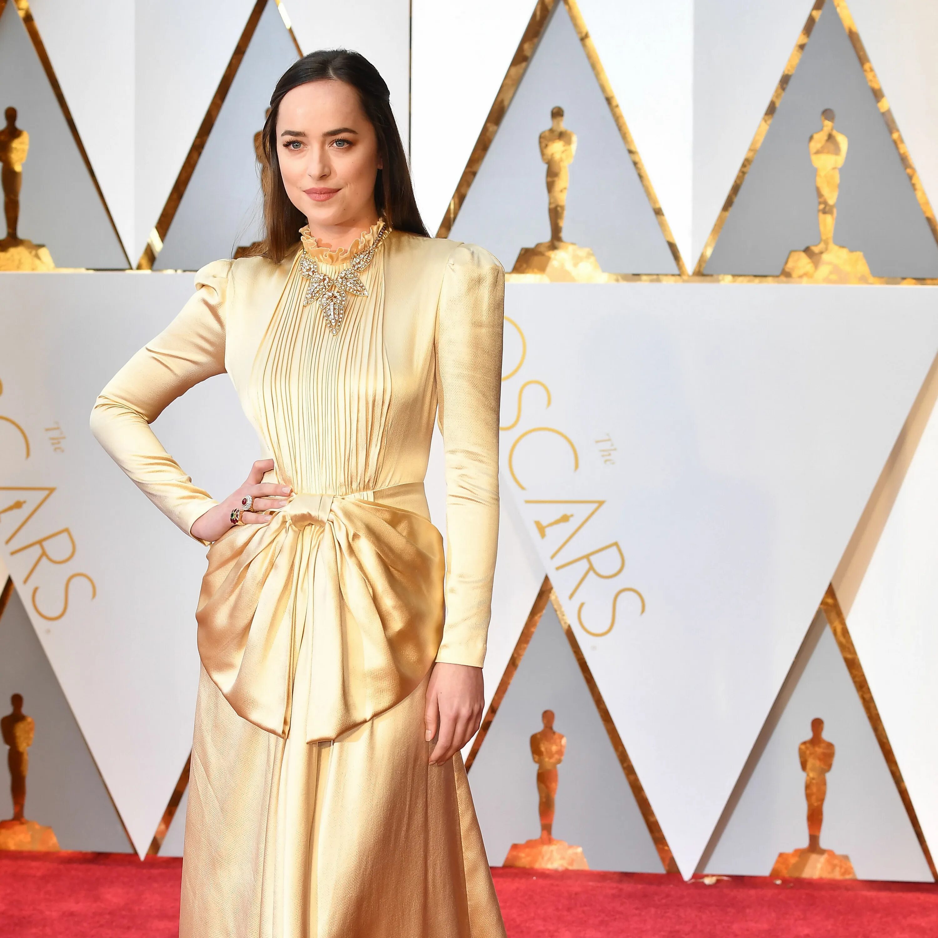 марион котийяр оскар 2015. оскар 2024 образы. рами малек и люси бойнтон оскар. энтони хопкинс на оскаре 2022. люси бойнтон оскар 2019.