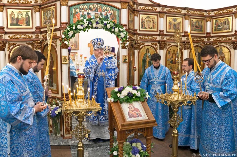 Расписание богослужений царицыно храм живоносный. Священники храма в Леоново.