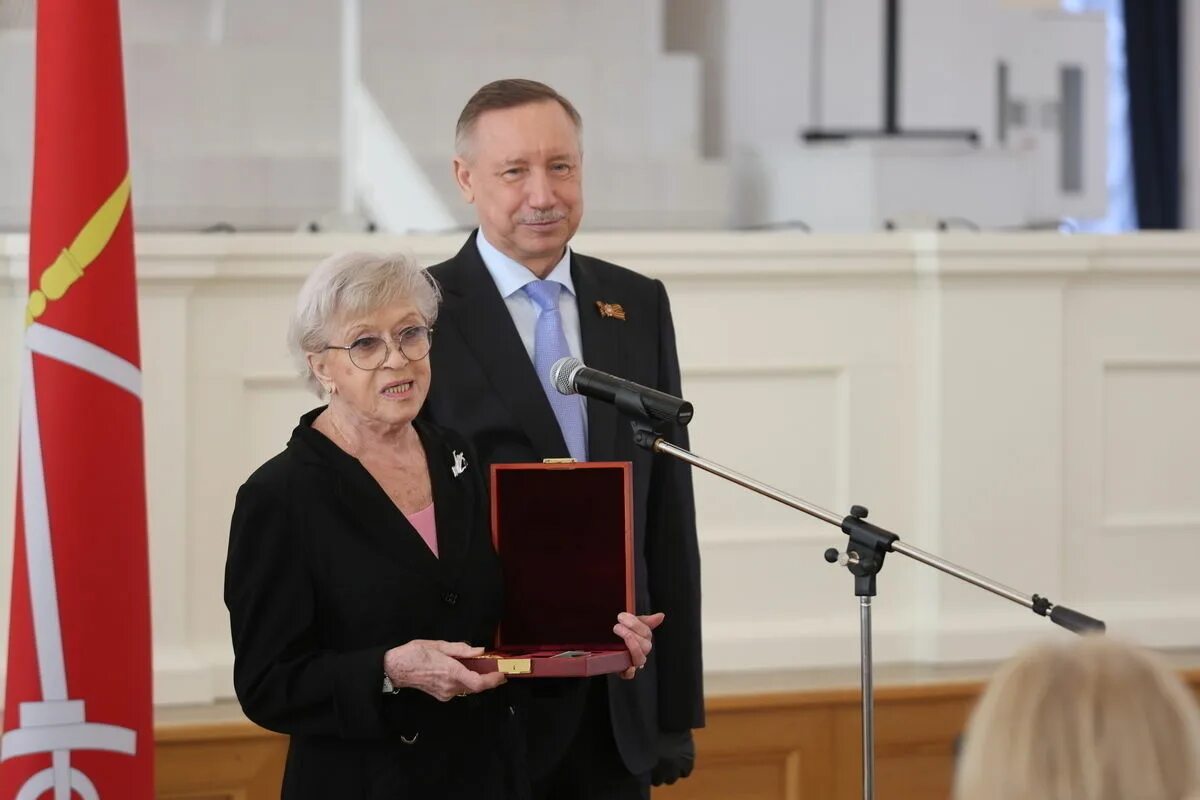 БДТ вручение наград. Вручение медалей в Смольном. Награждение в Смольном сегодня.