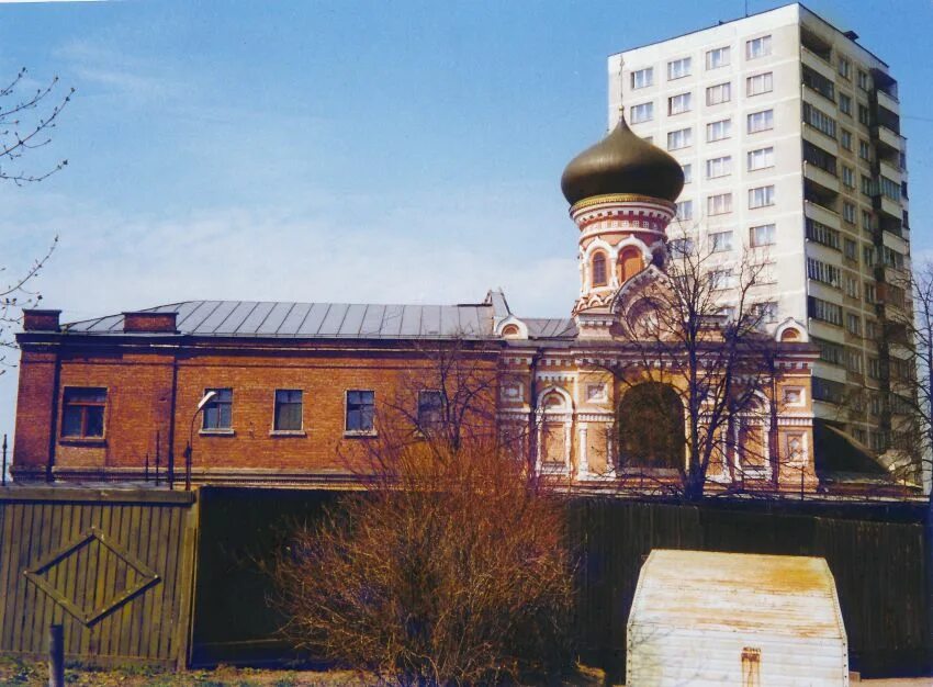 Храм успения пресвятой богородицы в красногорске. Красногорск чернево фото. Церковь успения красногорск. Церковь на карбышева в красногорске. Церковь успения красногорск.
