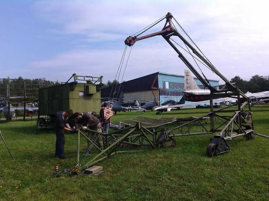Кран кн 1. Кран авиационный кн500. кран авиационный кн-1. аэродромные тележки с краном.