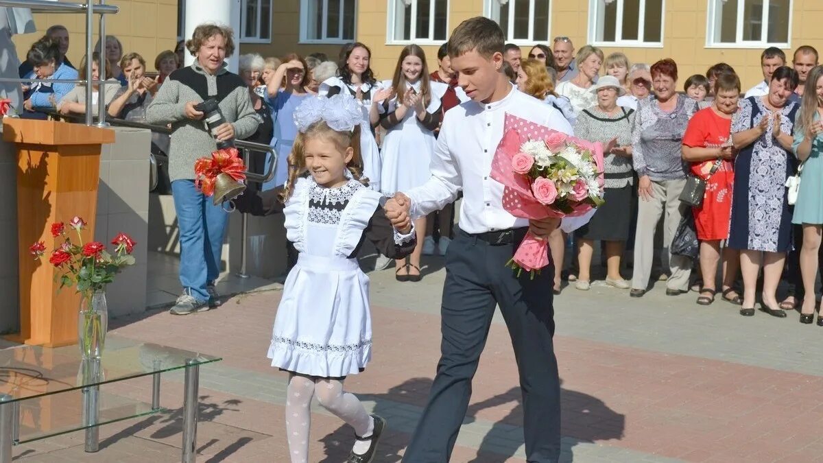 Кадомская средняя школа им с я батышева. Электронный дневник кадомская средняя школа. Кадомская школа имени батышева. Кадомская школа фото. Кадом школа им батышева.