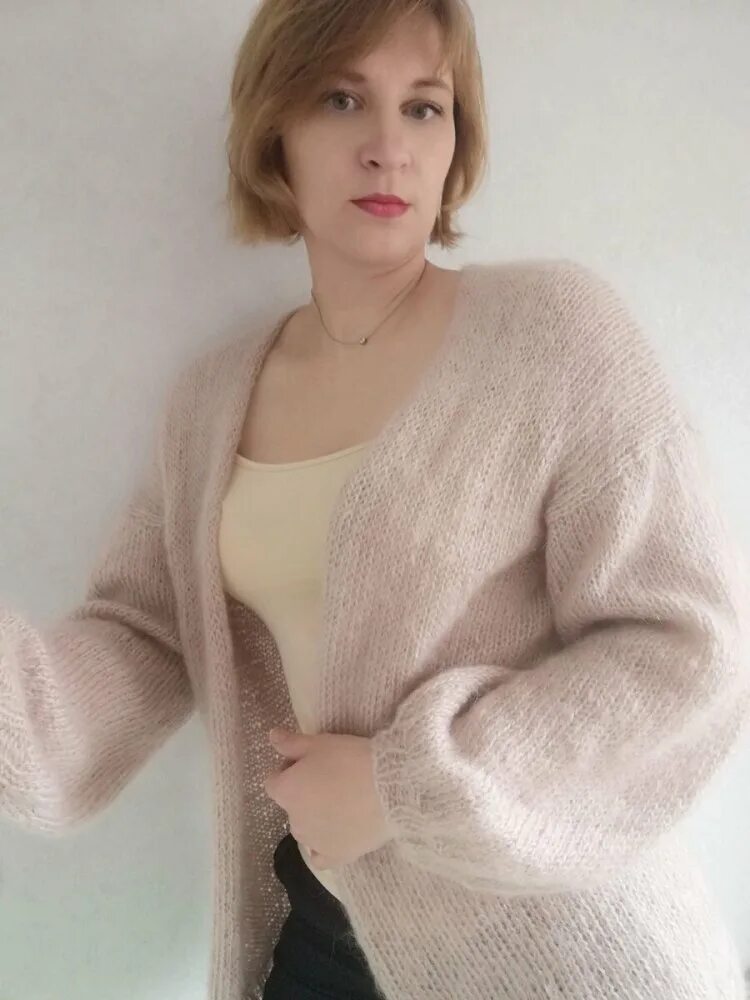 Кардиган из alize mohair classic. Ким харгривз 2020 кардиган. Объемные мохеровые кардиганы. Drops мохеровый кардиган кимоно. Тонкий мохеровый кардиган.