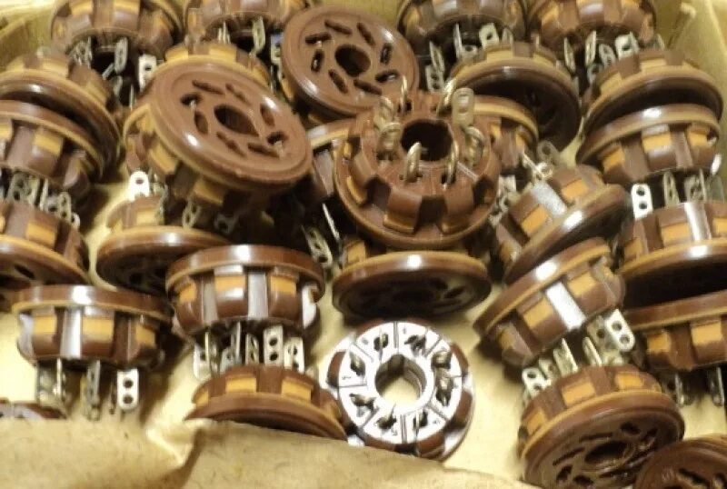 пл8-2к панель ламповая. ламповые панели 8 штырьковые. панель ламповая пл8-3п. пл 8 1. пл8-2п панель ламповая.