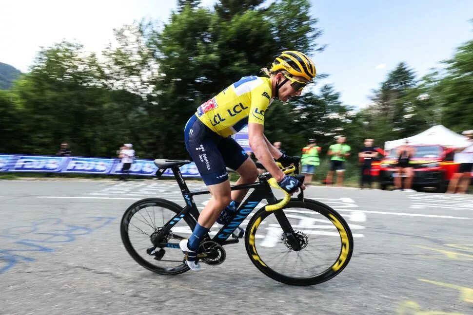 Tour de france 2021. La fille tour de fer. La fille tour de fer. La fille tour de fer. Тадей погачар.