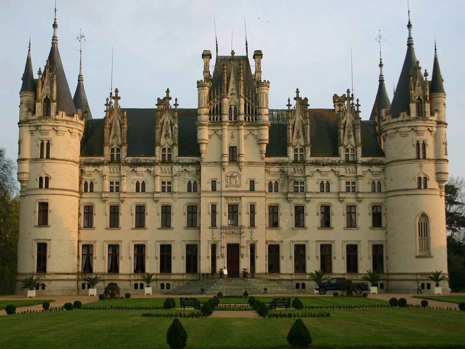 Замок Фейрак Франция. Замок Chateau Challain. Шато де Шамбор замок. Франция замок Бумуа.