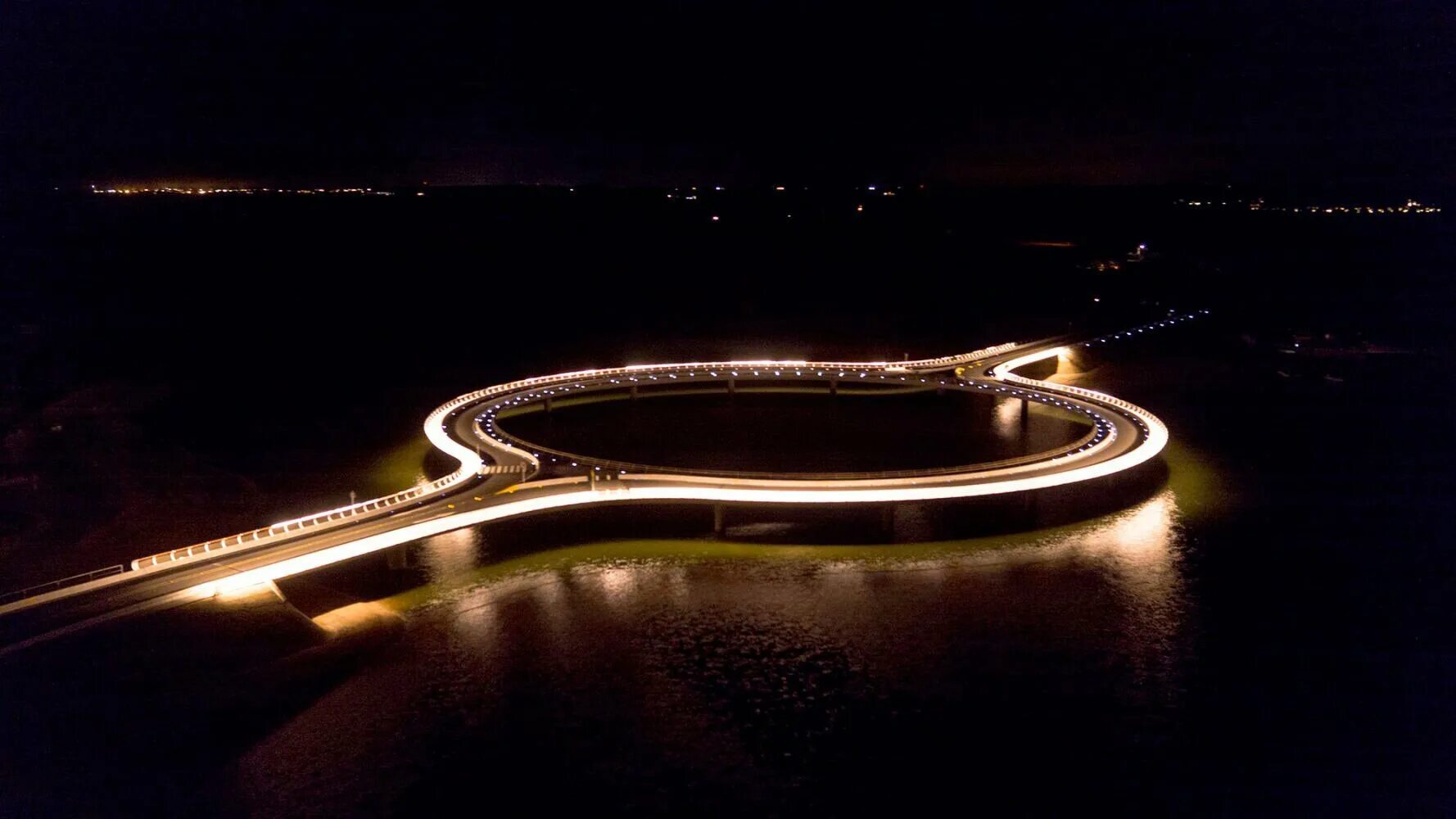 Bridge round
