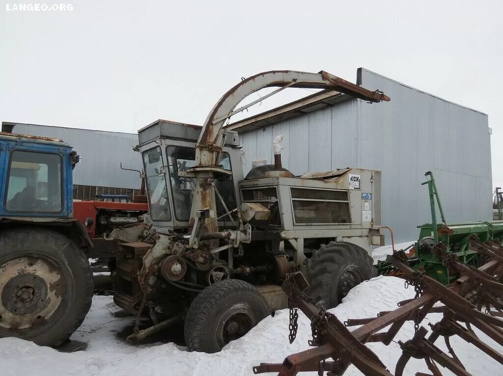 Кск 100а. Кормоуборочный комбайн КСК-100. Силосоуборочный комбайн КСК-100. КСК 100 кабина. Корма уборочный комбаин кск100.